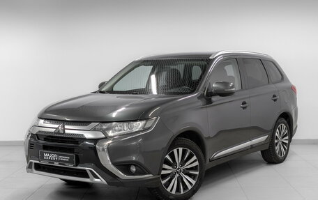 Mitsubishi Outlander III рестайлинг 3, 2020 год, 2 085 000 рублей, 1 фотография