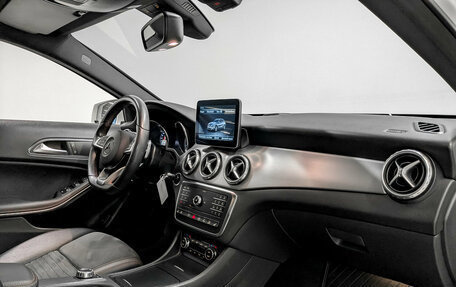 Mercedes-Benz GLA, 2016 год, 2 250 000 рублей, 11 фотография