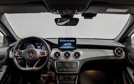 Mercedes-Benz GLA, 2016 год, 2 250 000 рублей, 14 фотография