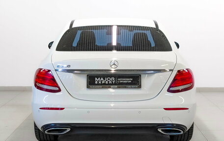 Mercedes-Benz E-Класс, 2020 год, 3 450 000 рублей, 6 фотография