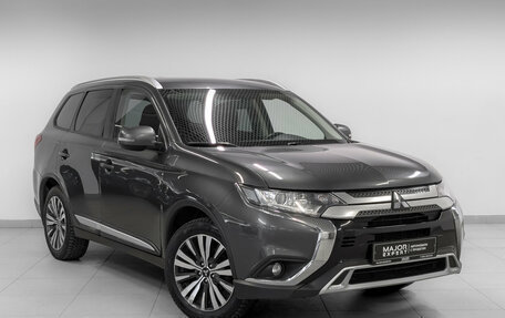 Mitsubishi Outlander III рестайлинг 3, 2020 год, 2 085 000 рублей, 3 фотография