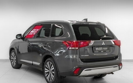 Mitsubishi Outlander III рестайлинг 3, 2020 год, 2 085 000 рублей, 7 фотография
