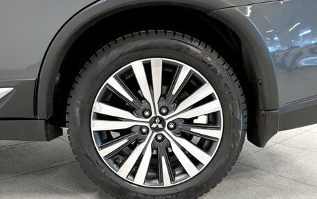 Mitsubishi Outlander III рестайлинг 3, 2020 год, 2 085 000 рублей, 18 фотография