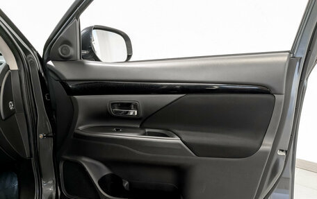 Mitsubishi Outlander III рестайлинг 3, 2020 год, 2 085 000 рублей, 24 фотография