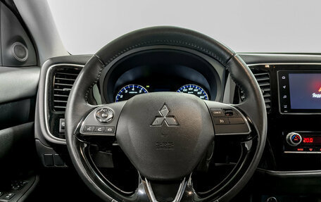 Mitsubishi Outlander III рестайлинг 3, 2020 год, 2 085 000 рублей, 21 фотография