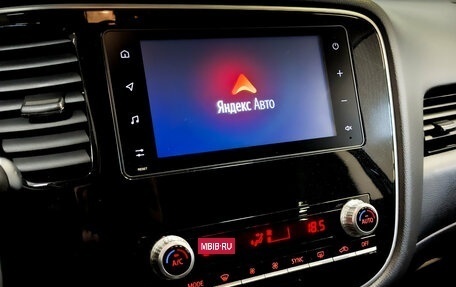 Mitsubishi Outlander III рестайлинг 3, 2020 год, 2 085 000 рублей, 15 фотография