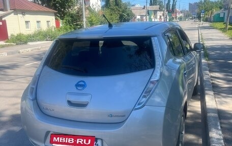 Nissan Leaf I, 2013 год, 615 000 рублей, 4 фотография