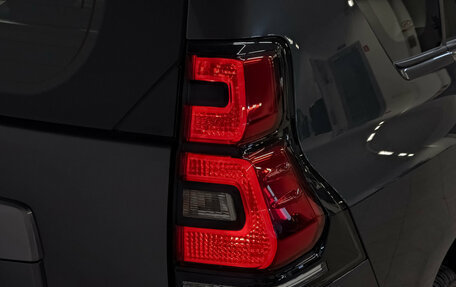 Toyota Land Cruiser Prado 150 рестайлинг 2, 2021 год, 6 770 000 рублей, 30 фотография
