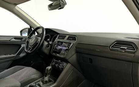 Volkswagen Tiguan II, 2020 год, 2 445 000 рублей, 13 фотография