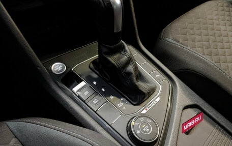 Volkswagen Tiguan II, 2020 год, 2 445 000 рублей, 28 фотография