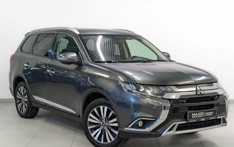 Mitsubishi Outlander III рестайлинг 3, 2019 год, 2 150 000 рублей, 3 фотография