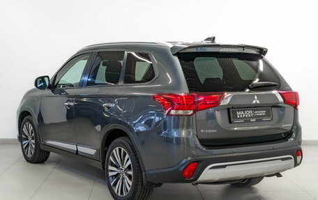 Mitsubishi Outlander III рестайлинг 3, 2019 год, 2 150 000 рублей, 7 фотография