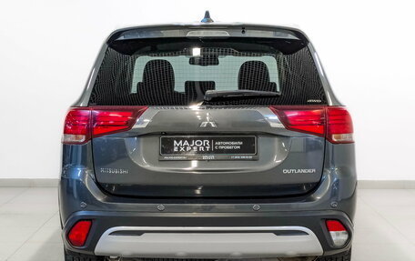 Mitsubishi Outlander III рестайлинг 3, 2019 год, 2 150 000 рублей, 6 фотография