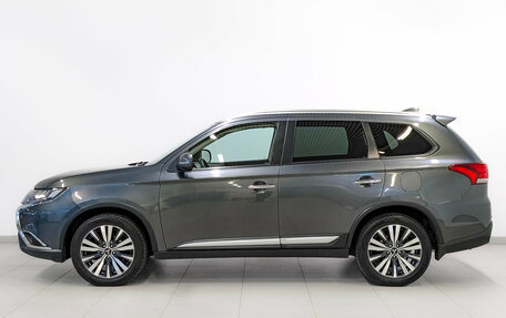 Mitsubishi Outlander III рестайлинг 3, 2019 год, 2 150 000 рублей, 8 фотография