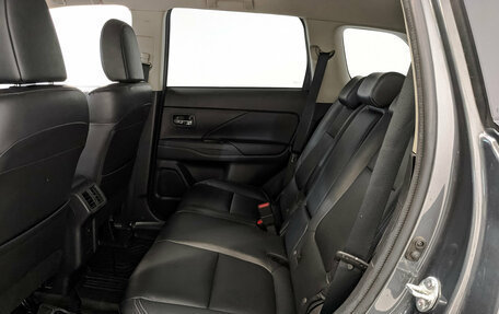 Mitsubishi Outlander III рестайлинг 3, 2019 год, 2 150 000 рублей, 18 фотография