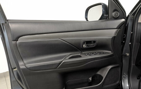 Mitsubishi Outlander III рестайлинг 3, 2019 год, 2 150 000 рублей, 19 фотография