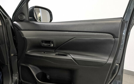 Mitsubishi Outlander III рестайлинг 3, 2019 год, 2 150 000 рублей, 25 фотография