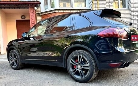 Porsche Cayenne III, 2011 год, 2 100 000 рублей, 1 фотография