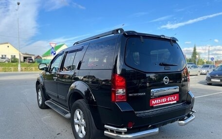 Nissan Pathfinder, 2013 год, 1 590 000 рублей, 3 фотография