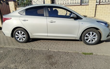 Hyundai Solaris II рестайлинг, 2018 год, 1 350 000 рублей, 4 фотография