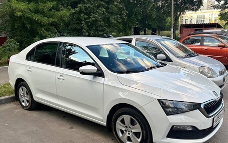 Skoda Rapid II, 2022 год, 2 100 000 рублей, 3 фотография