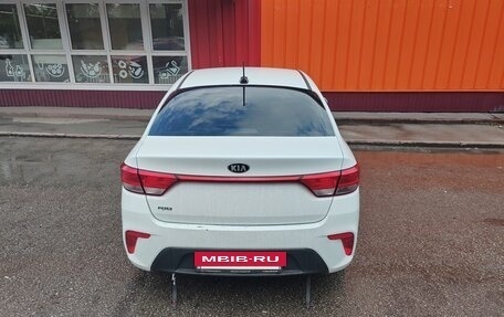KIA Rio IV, 2018 год, 990 000 рублей, 3 фотография