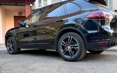Porsche Cayenne III, 2011 год, 2 100 000 рублей, 2 фотография