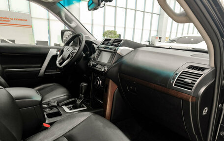 Toyota Land Cruiser Prado 150 рестайлинг 2, 2014 год, 3 500 000 рублей, 15 фотография