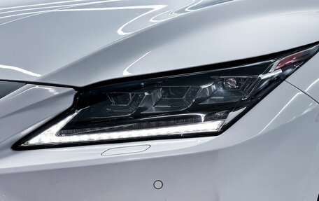 Lexus RX IV рестайлинг, 2017 год, 4 550 000 рублей, 8 фотография