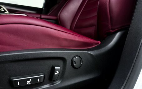Lexus RX IV рестайлинг, 2017 год, 4 550 000 рублей, 13 фотография
