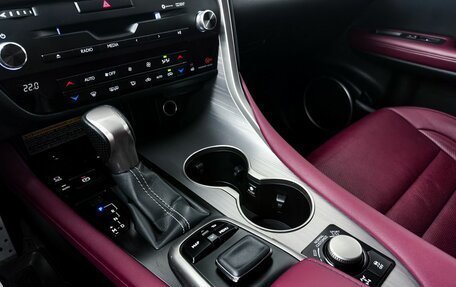 Lexus RX IV рестайлинг, 2017 год, 4 550 000 рублей, 26 фотография