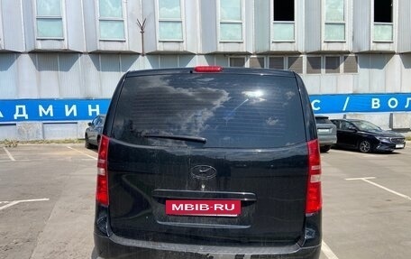 Hyundai H-1 II рестайлинг, 2012 год, 1 400 000 рублей, 4 фотография