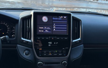 Toyota Land Cruiser 200, 2019 год, 7 350 000 рублей, 3 фотография