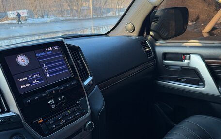 Toyota Land Cruiser 200, 2019 год, 7 350 000 рублей, 4 фотография