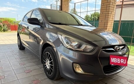 Hyundai Solaris II рестайлинг, 2011 год, 870 000 рублей, 7 фотография
