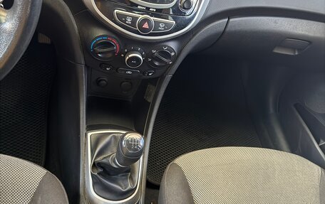 Hyundai Solaris II рестайлинг, 2011 год, 870 000 рублей, 14 фотография