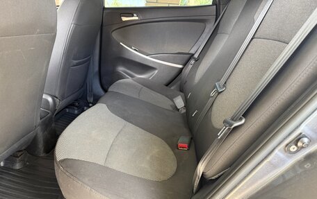 Hyundai Solaris II рестайлинг, 2011 год, 870 000 рублей, 22 фотография