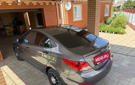 Hyundai Solaris II рестайлинг, 2011 год, 870 000 рублей, 18 фотография