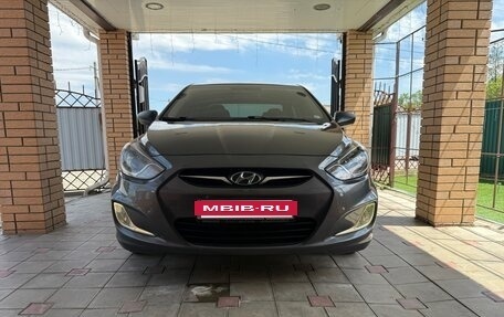 Hyundai Solaris II рестайлинг, 2011 год, 870 000 рублей, 11 фотография