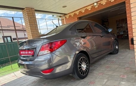 Hyundai Solaris II рестайлинг, 2011 год, 870 000 рублей, 17 фотография