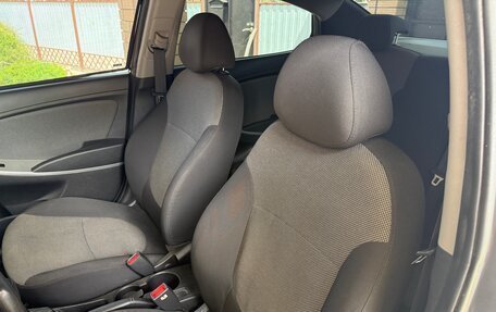 Hyundai Solaris II рестайлинг, 2011 год, 870 000 рублей, 27 фотография