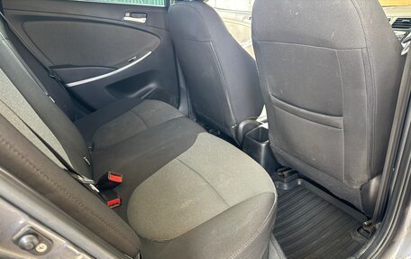 Hyundai Solaris II рестайлинг, 2011 год, 870 000 рублей, 23 фотография
