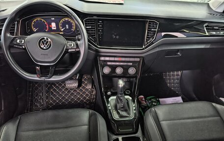 Volkswagen T-Roc I, 2022 год, 1 534 000 рублей, 9 фотография