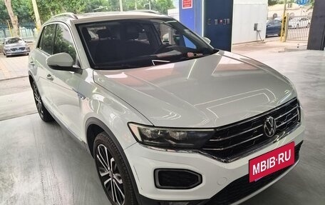 Volkswagen T-Roc I, 2022 год, 1 534 000 рублей, 3 фотография