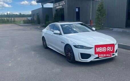 Jaguar XE I рестайлинг, 2020 год, 3 200 000 рублей, 2 фотография