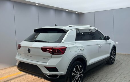 Volkswagen T-Roc I, 2022 год, 1 596 000 рублей, 6 фотография