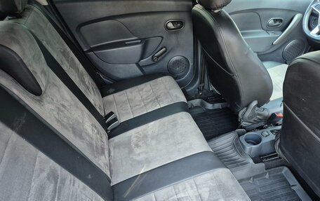 Renault Logan II, 2018 год, 858 000 рублей, 16 фотография