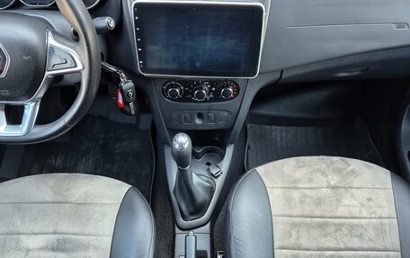 Renault Logan II, 2018 год, 858 000 рублей, 13 фотография