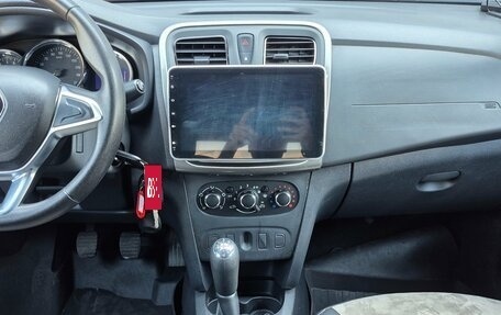 Renault Logan II, 2018 год, 858 000 рублей, 12 фотография