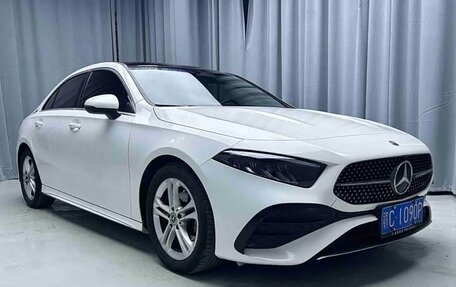 Mercedes-Benz A-Класс, 2022 год, 1 790 000 рублей, 3 фотография